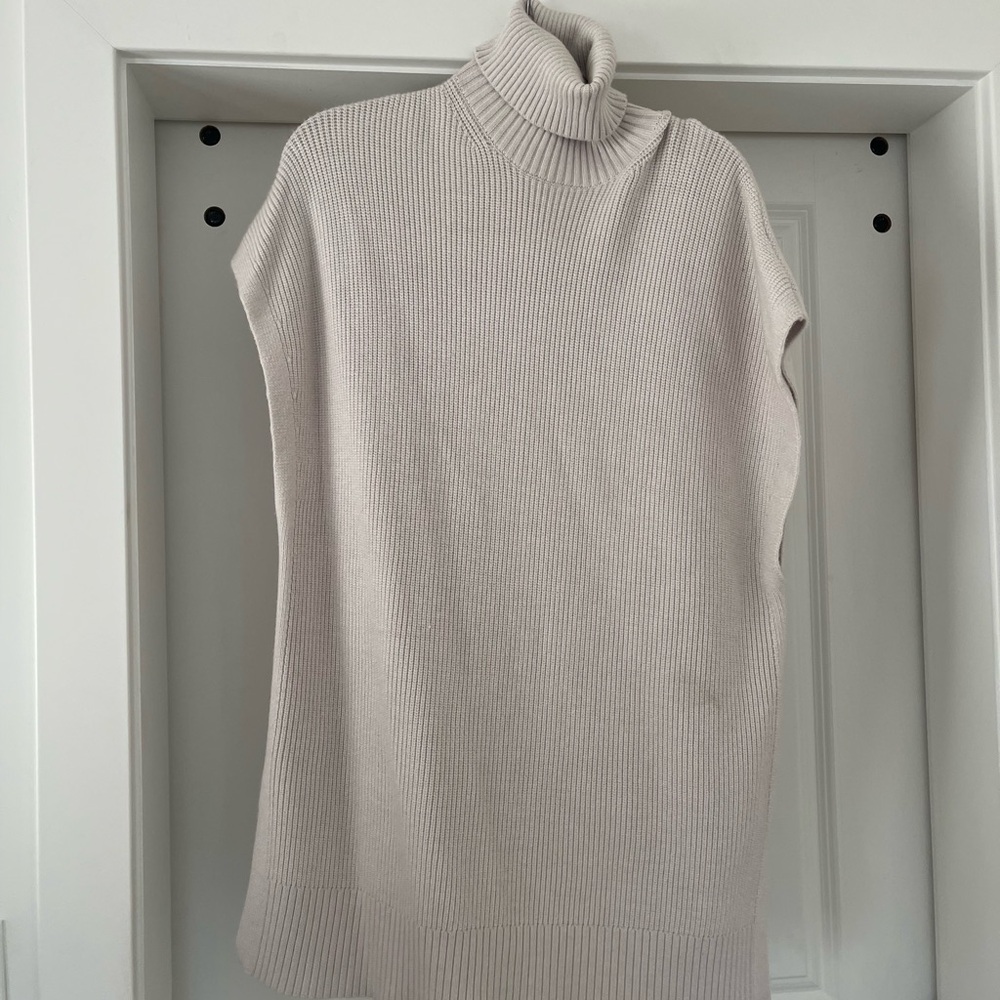 Zara Women's Cream Turtleneck Sweater